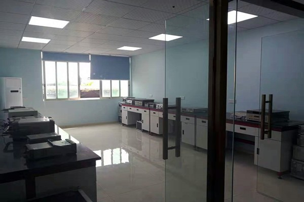 環境監測公司利潤下滑是如何導致的？