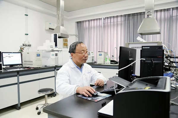 幾十年如一日堅守環境監測，致敬梅建鳴！